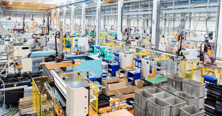 Navigating Manufacturing and Logistics Hiring Trends: The Role of a Manufacturing Staffing Agency