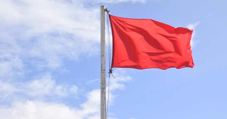 red flag manufacturing recruiting strategies